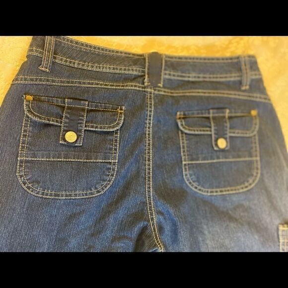 GloriaāVanderbiltāāDenimĀ CroppedāCapriāSizeā:6 - Picture 4 of 10